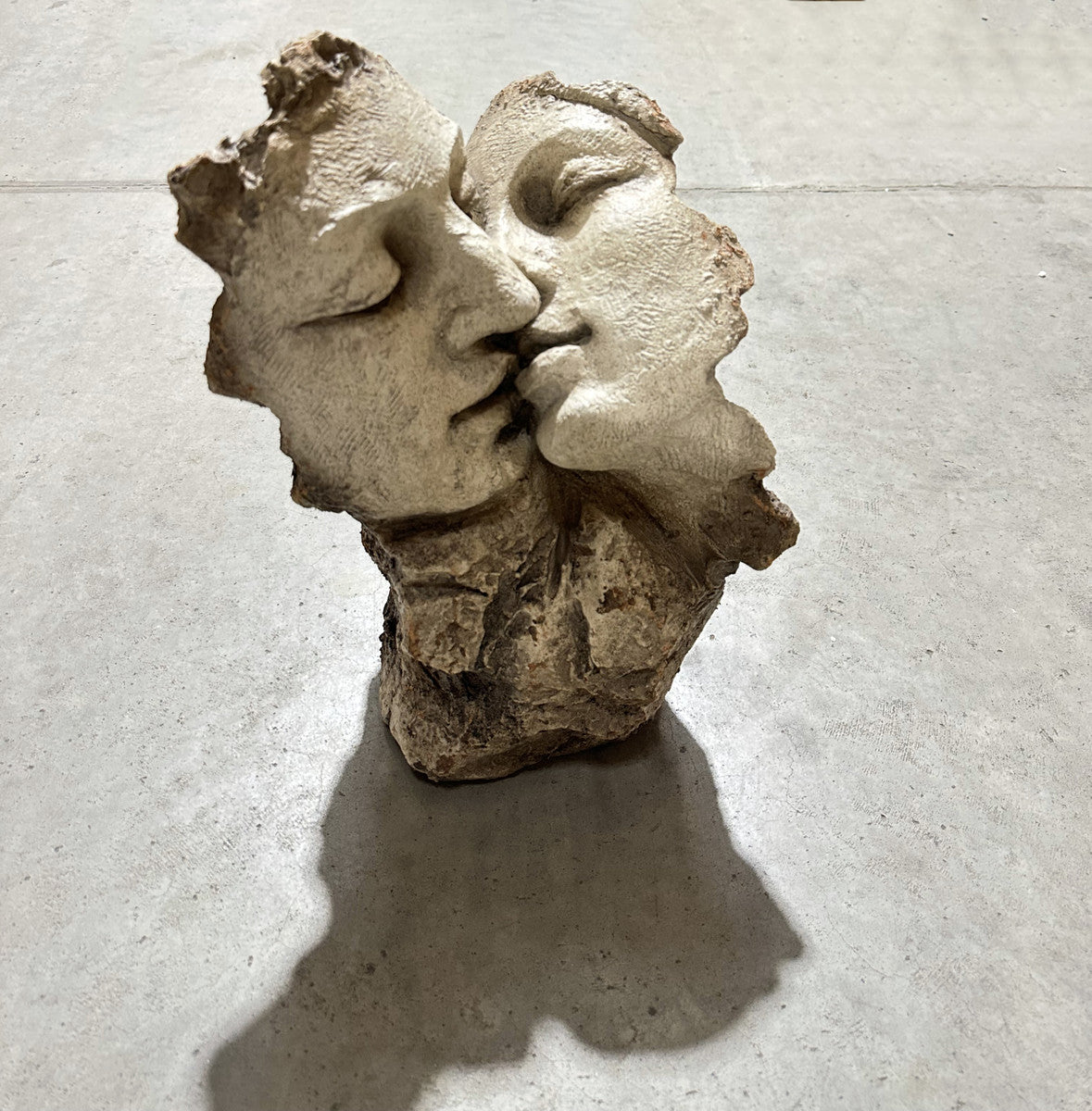 Vintage Kissing Heads - Antique Marble