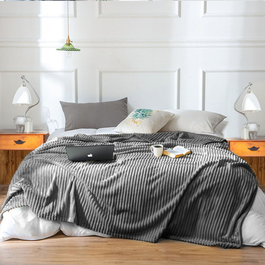 Throw Blanket Knitted Striped Pattern - Grey