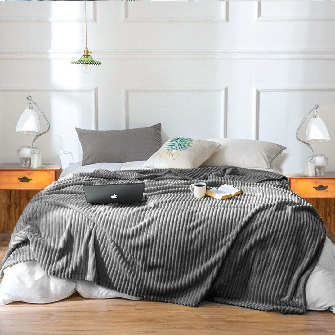 Throw Blanket Knitted Striped Pattern - Grey