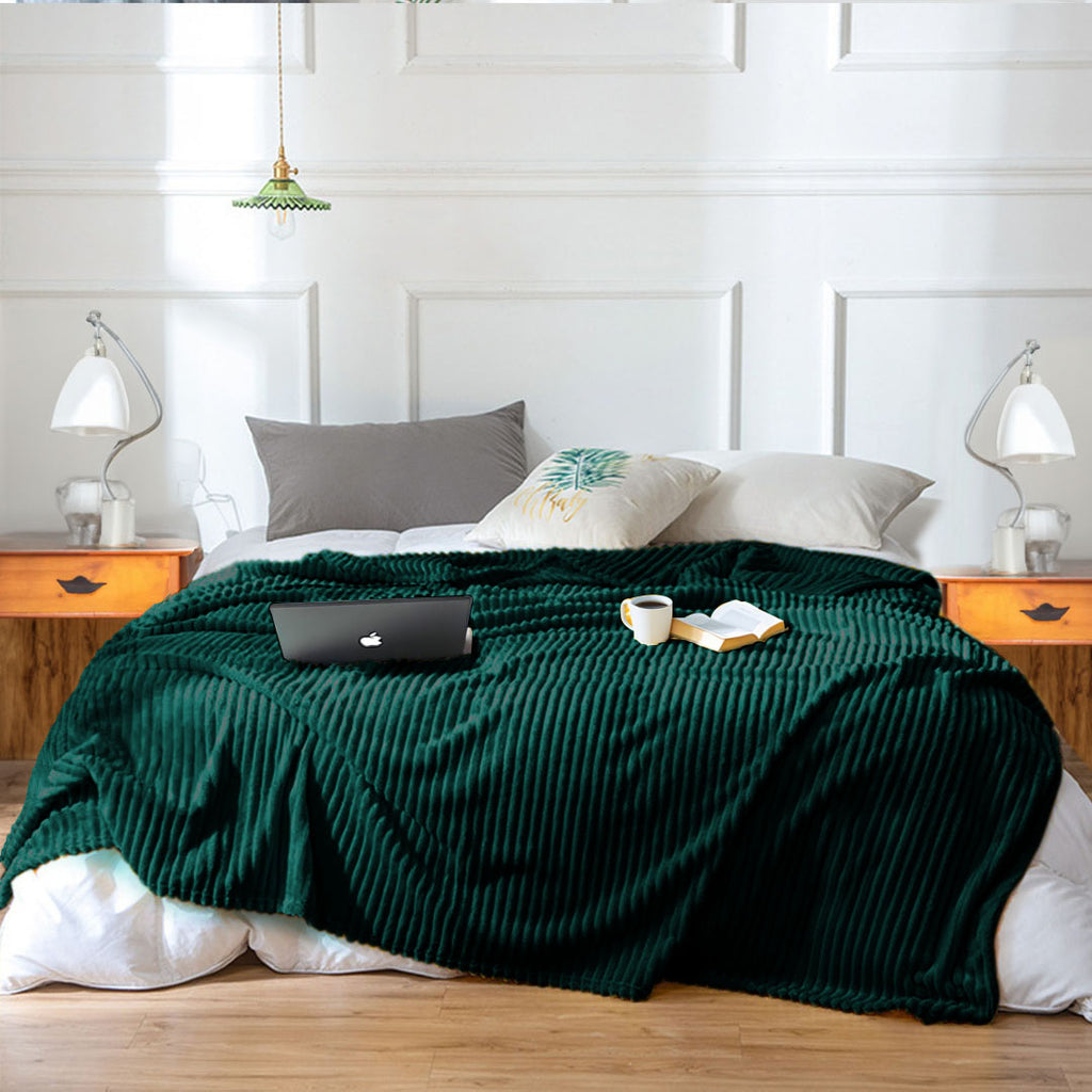 Throw Blanket Knitted Striped Pattern - Dark Green